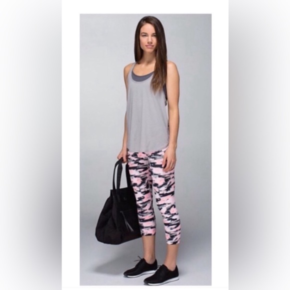 lululemon athletica Pants - lululemon Wunder Under Crop, Wamo‎ Camo Barely Pink pre Owned